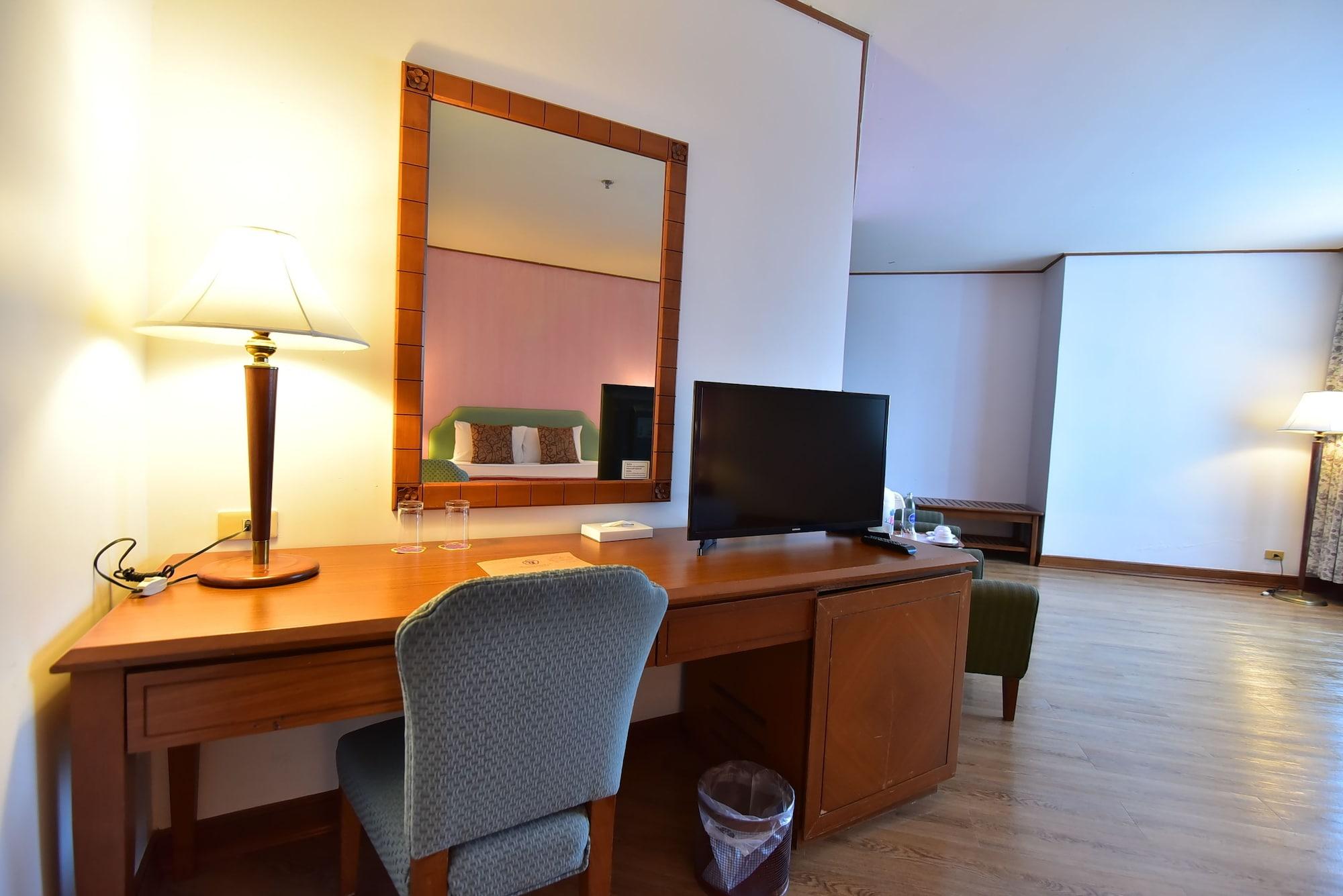 Thumrin Thana Hotel Trang Luaran gambar
