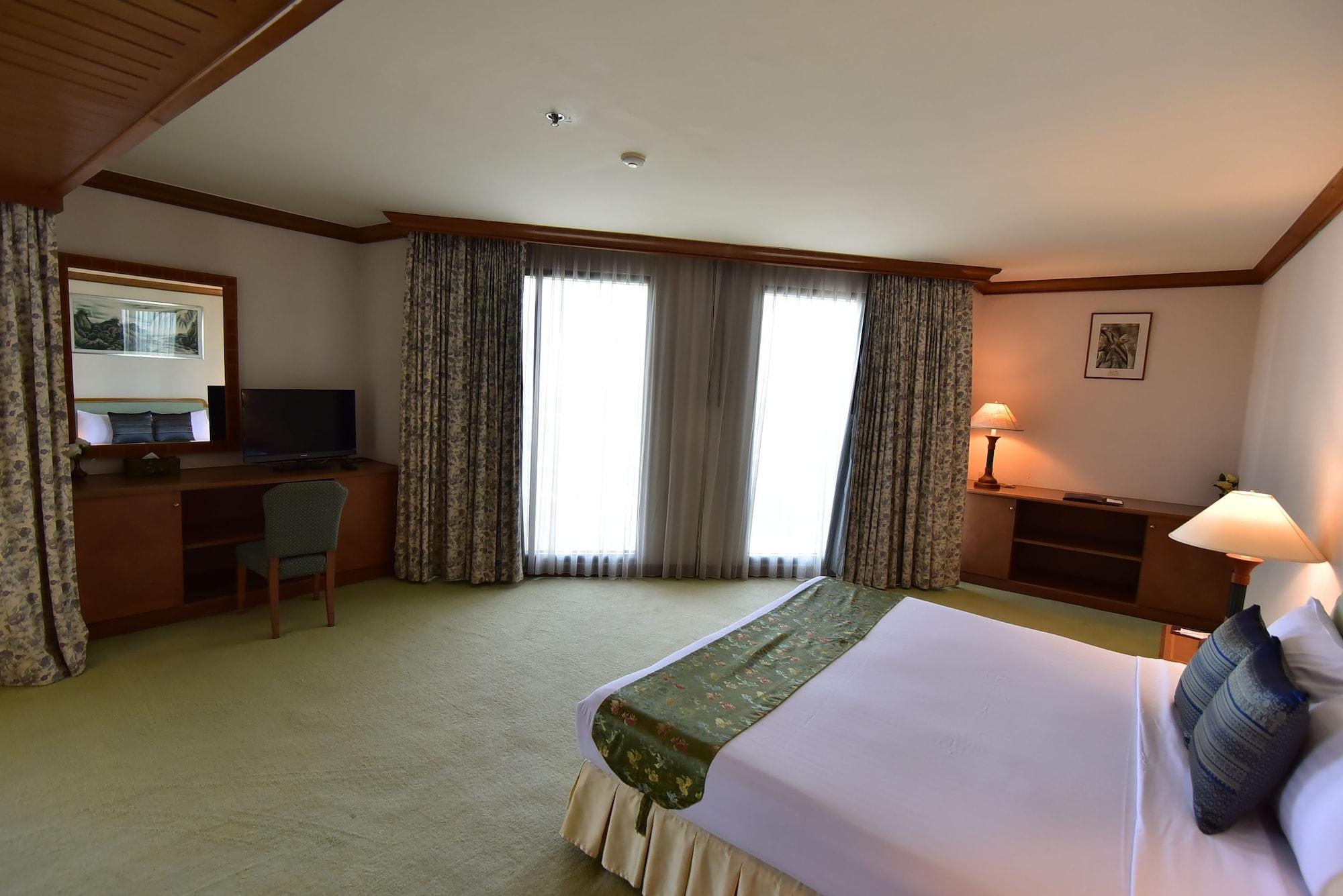 Thumrin Thana Hotel Trang Luaran gambar