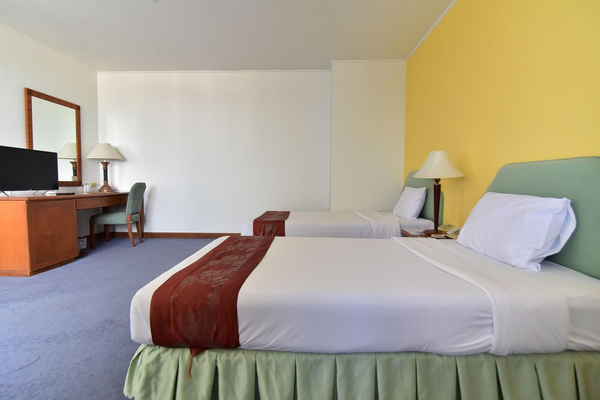 Thumrin Thana Hotel Trang Luaran gambar