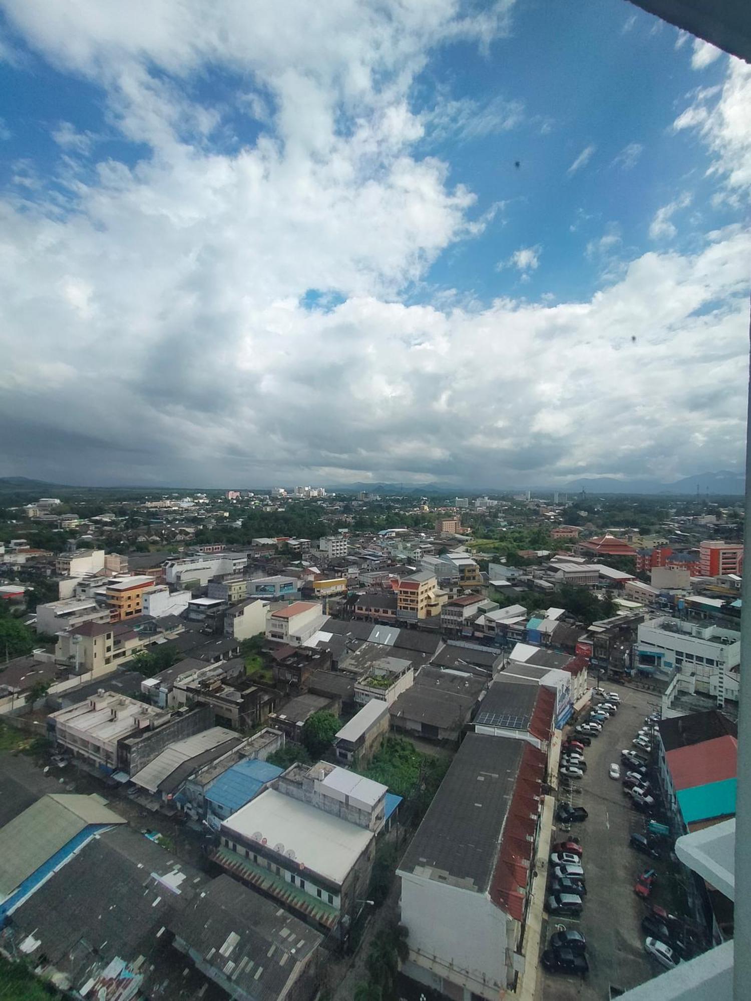 Thumrin Thana Hotel Trang Luaran gambar