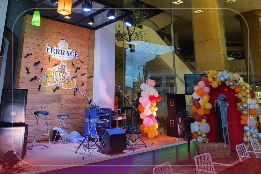 Thumrin Thana Hotel Trang Luaran gambar