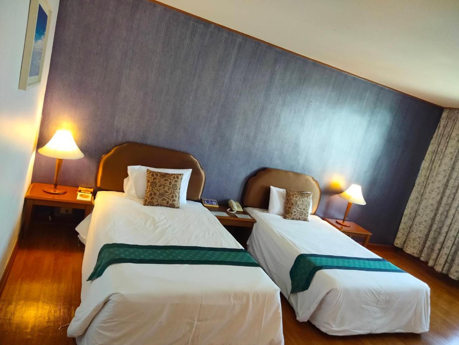 Thumrin Thana Hotel Trang Luaran gambar