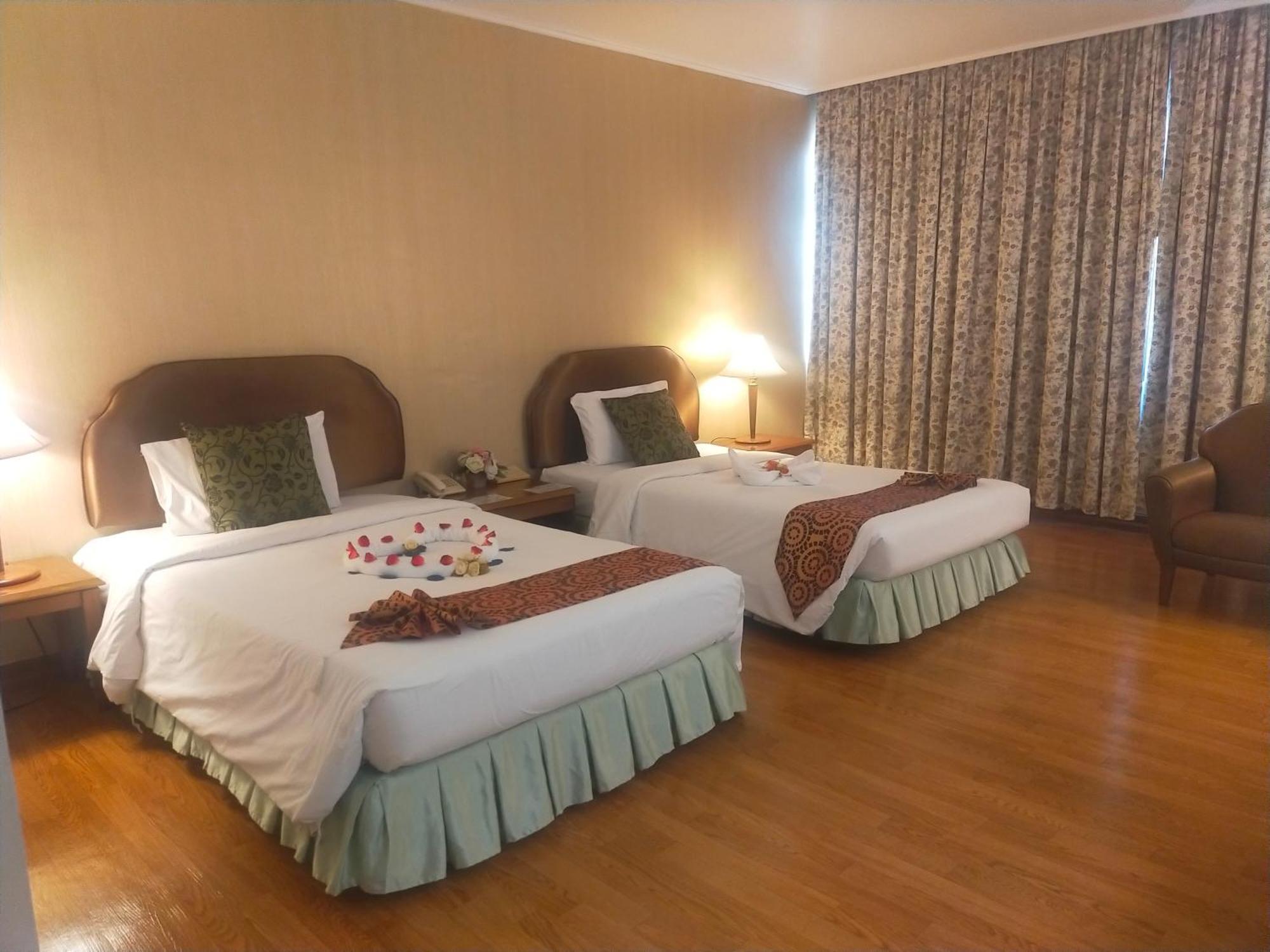 Thumrin Thana Hotel Trang Luaran gambar
