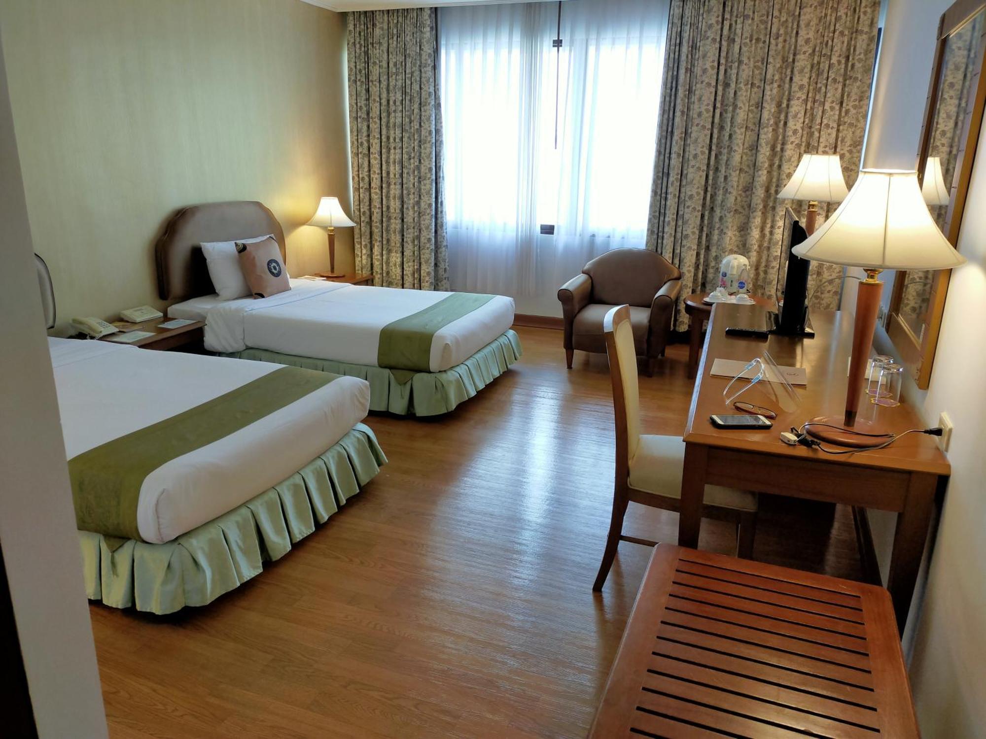 Thumrin Thana Hotel Trang Bilik gambar
