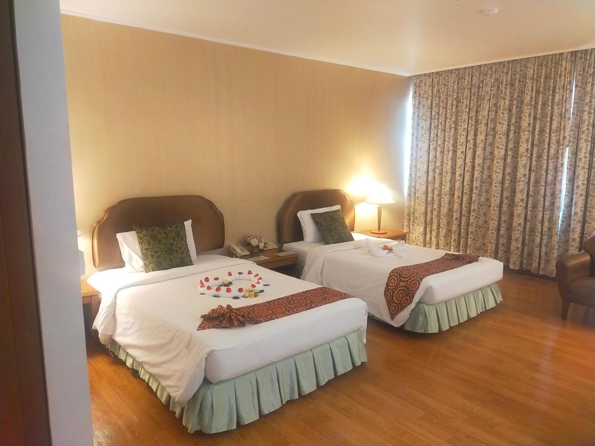 Thumrin Thana Hotel Trang Bilik gambar