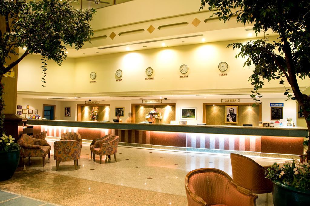 Thumrin Thana Hotel Trang Luaran gambar
