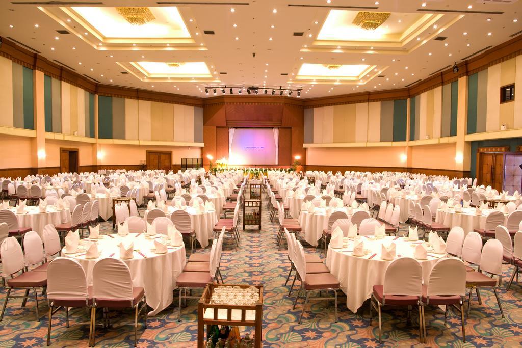 Thumrin Thana Hotel Trang Luaran gambar