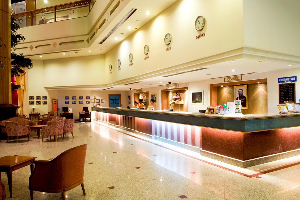 Thumrin Thana Hotel Trang Luaran gambar