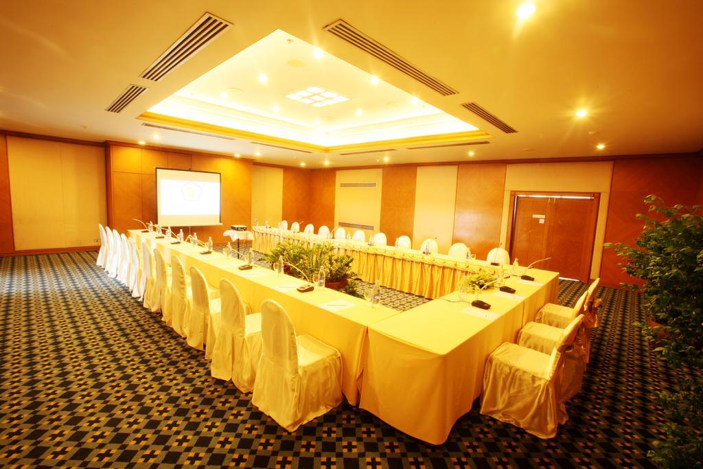 Thumrin Thana Hotel Trang Luaran gambar