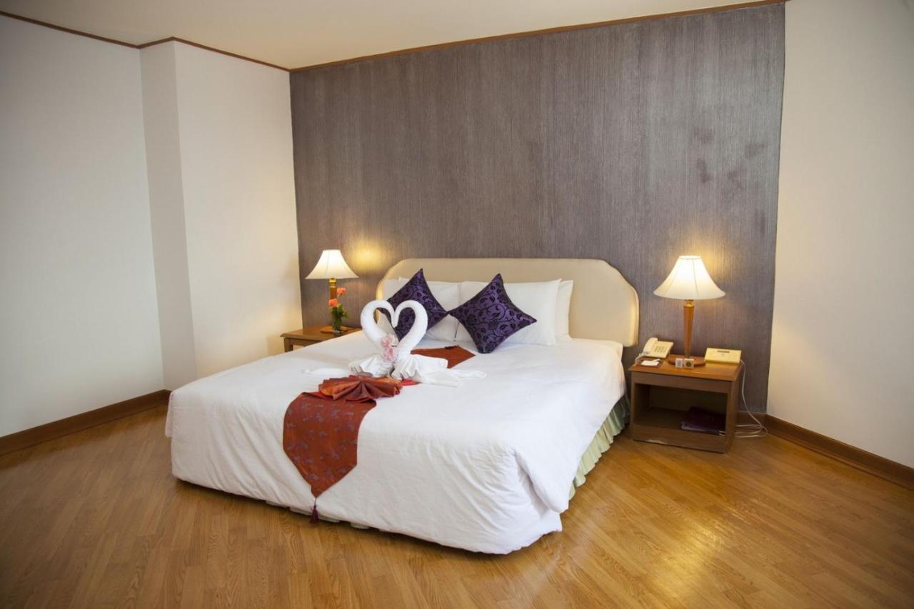 Thumrin Thana Hotel Trang Luaran gambar